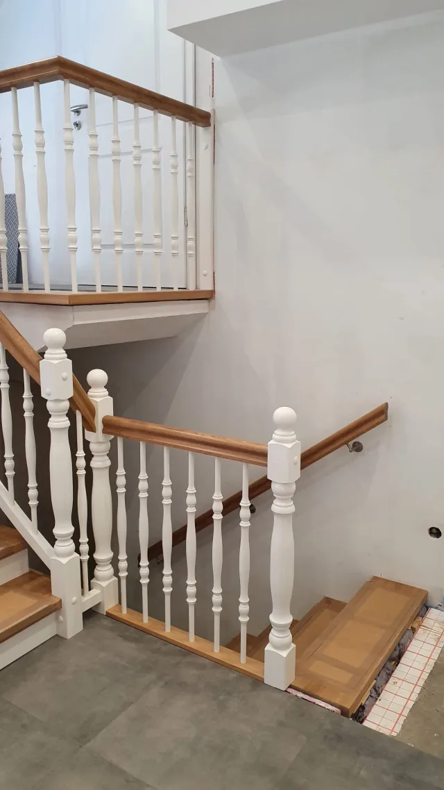 Projektfoto Innenausbau und Treppen (6)
